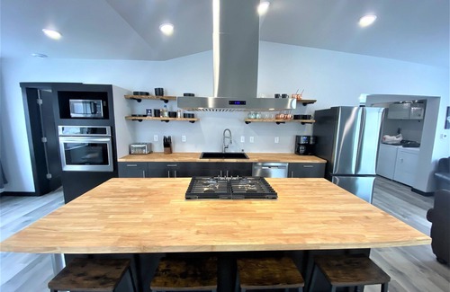 Hancock Apartment | Up North Luxury w/Unmatched Charm! 2 miles to MTU!