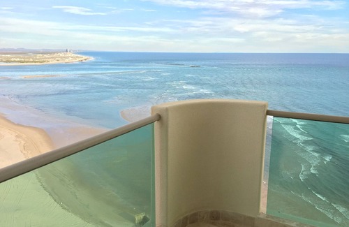 Las Conchas Condo | Up to 11 guests - Tessoro at Las Conchas 1201