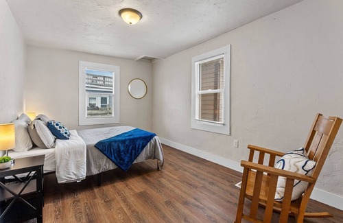 Manitowoc Apartment | Upbeat Lower Apt - 1 Mile to Maritime Museum Manitowoc