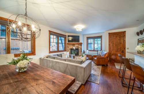 West End Condo | Update 3 bedroom a few blocks from the heart of Aspen!