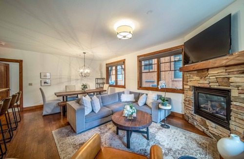 West End Condo | Update 3 bedroom a few blocks from the heart of Aspen!