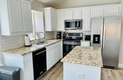Frisco House | Updated 1 story home in Frisco with a pool and high end furniture!