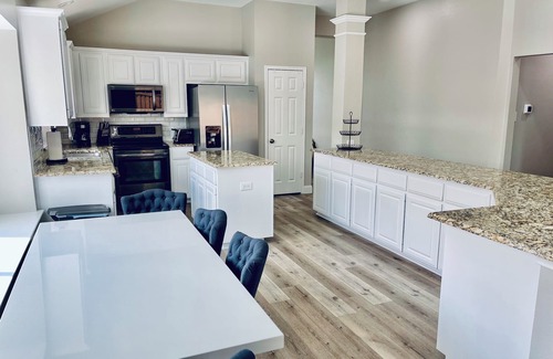Frisco House | Updated 1 story home in Frisco with a pool and high end furniture!