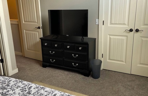 Johnson House | Updated 2 level townhome, close to the University, shopping and restaurants.