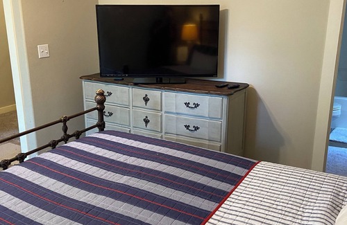 Johnson House | Updated 2 level townhome, close to the University, shopping and restaurants.