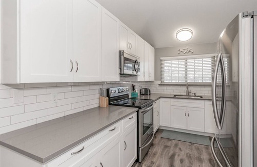 Lewisville House | Updated 3/2 in a quiet neighborhood close to dining and shops