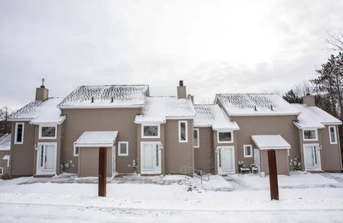 Ellicottville Condo | UPDATED 3 bed/2 bath Condo in Ellicottville NY across from Holiday Valley