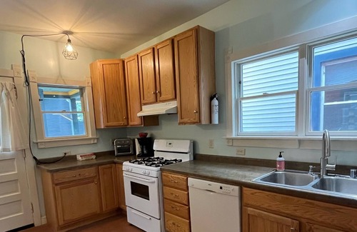 Marquette House | Updated 3 bedroom in the heart of Madison
