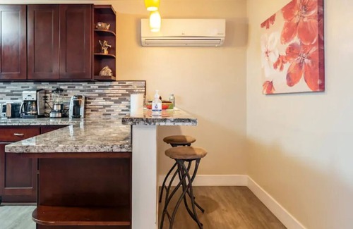 Mount Wilson House | Updated 4 Bedroom Home with Pool and Den