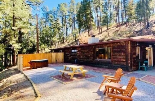 Ruidoso Cabin | Updated 4BR/2BA Cabin, Close to Midtown, Hot Tub
