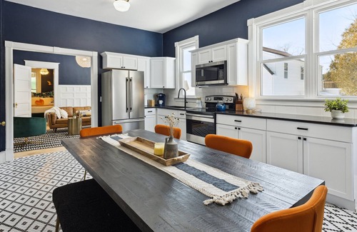 Sturgeon Bay Apartment | Updated Apt - Close to everything!