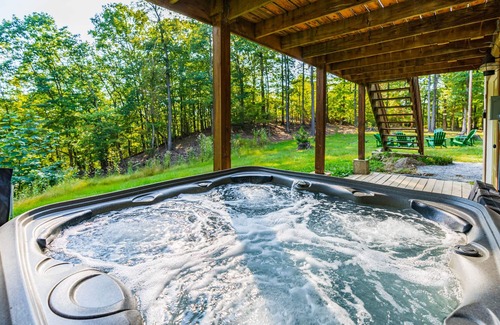 Berkeley Springs Cabin | Updated Chalet w/Hot Tub, Fire Pit, Deck, & WiFi