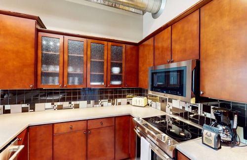 Muncie Condo | Updated condo in the heart of Historic District with patio, streaming, fast WiFi