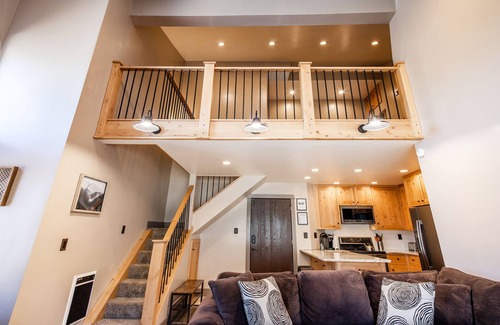 Brian Head Condo | Updated Corner Unit Condo. Next to Giant Steps Ski Lift.