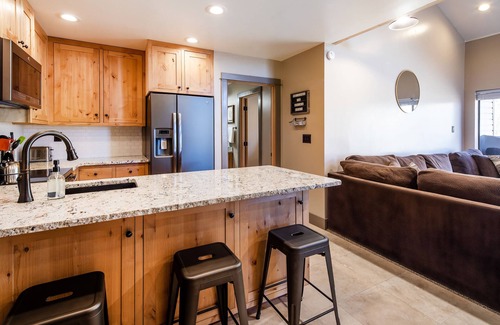 Brian Head Condo | Updated Corner Unit Condo. Next to Giant Steps Ski Lift.