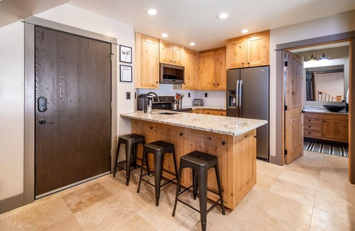 Brian Head Condo | Updated Corner Unit Condo. Next to Giant Steps Ski Lift.