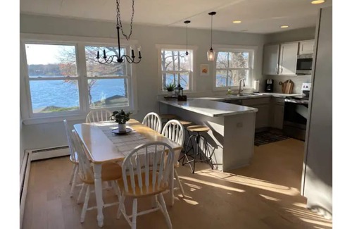 Paddock Lake House | Updated, Cozy Lakefront Cottage w/Sunset Views