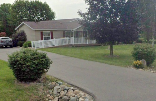 Flushing Township House | Updated family friendly home just outside of downtown.