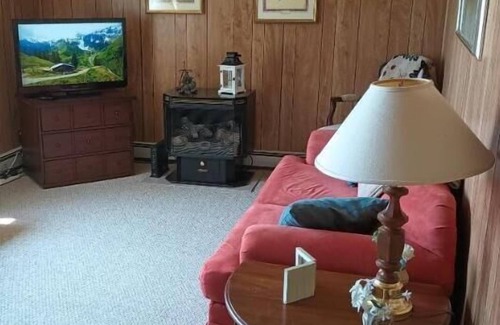Port Austin House | Updated farmhouse with close access to all attractions