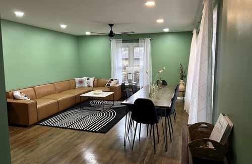 Miller Beach House | Updated Home Near Indiana Dunes And National Park