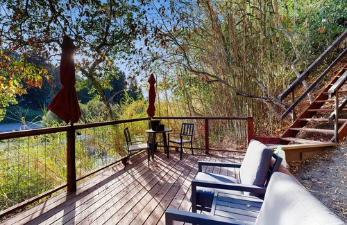 Healdsburg House | Updated home w/bocce ball court, large yard, deck & grill - Russian River views