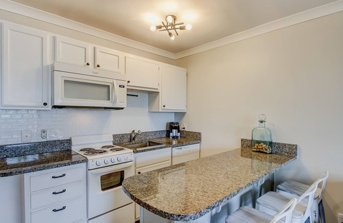 Isle of Palms Condo | Updated oceanfront condo with balcony, AC, WiFi, pool, pier, & beach access