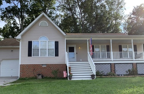 Midlothian House | Updated Rancher in the Heart of Midlothian!