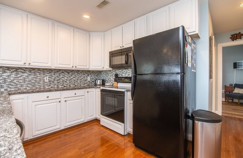 Edisto Island Condo | Updated Second Floor Condo w/Free Pool Access; Direct Beach Access; Cable TV/WiFi Access