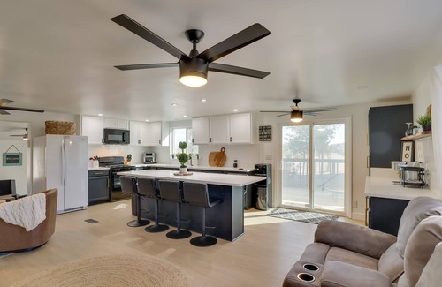 Topock House | Updated Topock Home w/Deck & Fire Pit!