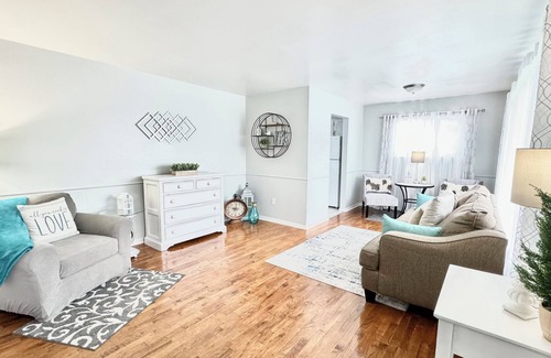 Saginaw House | Updated Tranquil 4 Bed Haven located in Saginaw Township.