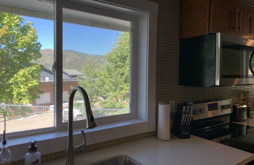 Kellogg House | Updated Uptown Property. Inside Bilke Storage!