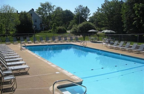 Weirs Beach Condo | Updated Weirs Beach, Village Of Winnipesaukee Condo