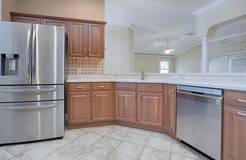 The Villages House | Upgraded 3:2 House in Amelia mins to Sumter Landing, golf & pool. New rental.