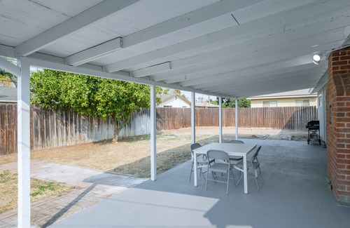 Clovis House | Upgraded 3B/2Bth Great Access to All You Need