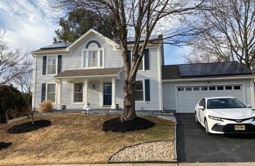 Colesville House | Upgraded, beautiful 4 BD Colonial in Silver Spring