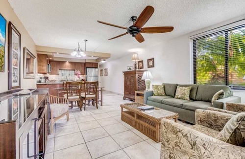 Kihei Condo | Upgraded Condo w/Open Kitchen, Ground Floor Lanai, WiFi–Kamaole Sands 4102