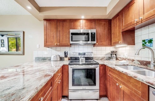 Kihei Condo | Upgraded Condo w/Open Kitchen, Ground Floor Lanai, WiFi–Kamaole Sands 4102