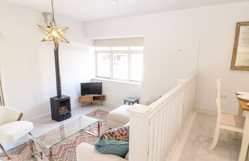 Chipping Norton House | UPPER BARN, pet friendly, with a garden in Chipping Norton