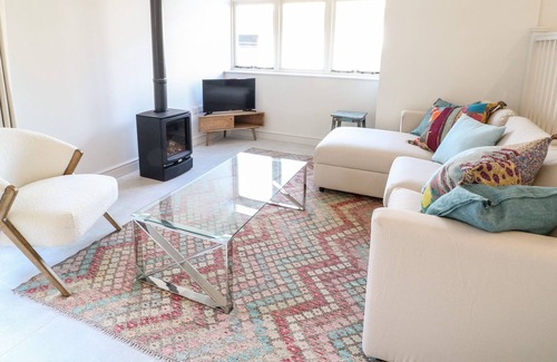 Chipping Norton House | UPPER BARN, pet friendly, with a garden in Chipping Norton