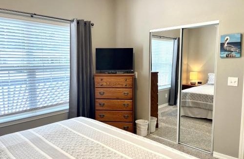Hollister Apartment | Upper Level Condo A-9