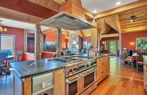 Palomar Mountain Apartment | Upper Meadow Lodge - Groups up to 23 on 17 acres