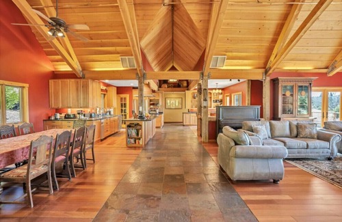 Palomar Mountain Apartment | Upper Meadow Lodge - Groups up to 23 on 17 acres