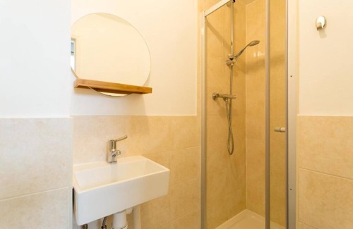 Kemptown Hotel | Upper Rock G2 - double room en-suite