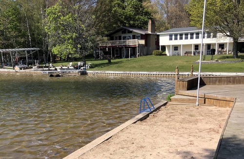 Mears House | Upper Silver Lake, Beautiful 5 Bedroom Lake Front Log Cabin Style Home