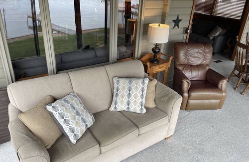 Mears House | Upper Silver Lake, Beautiful 5 Bedroom Lake Front Log Cabin Style Home