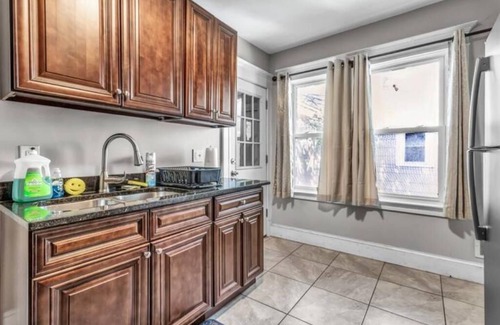 Buffalo Apartment | Upper West Side Space Buffalo NY 3BR 1B Sleeps 8