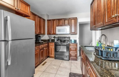Buffalo Apartment | Upper West Side Space Buffalo NY 3BR 1B Sleeps 8