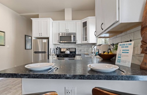 Midtown Sacramento Apartment | Upscale 1890's Historic Apartment · 23-4