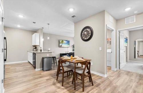 Melbourne Apartment | Upscale 1BR/1BA: Resort Vibes, City Edge, Bliss