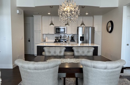 Rigden Farm Apartment | Upscale, 2 bedroom, 2 bath apartment. Convenient location at Rigden Farm.